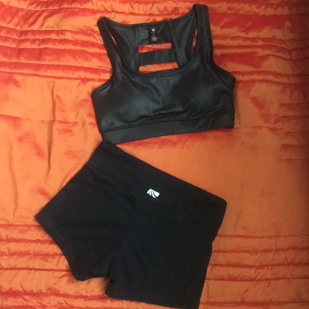 90 degree by Reflex sports bra Marika Tek shorts